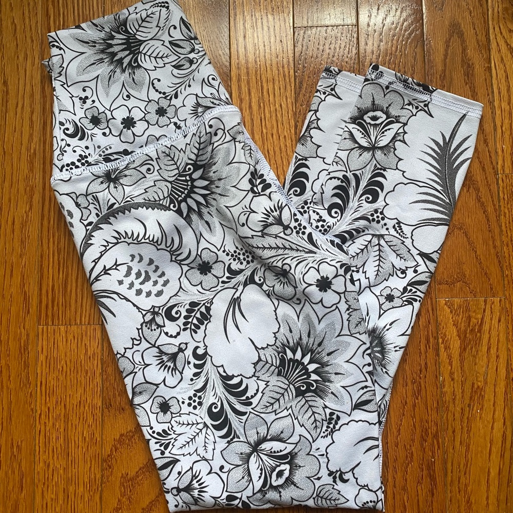 White & Black Workout Leggings